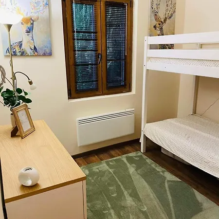 Maradj Meg Vendeghaz