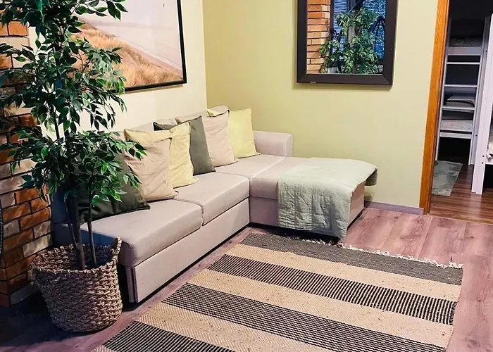 Maradj Meg Vendeghaz * Balatonakarattya