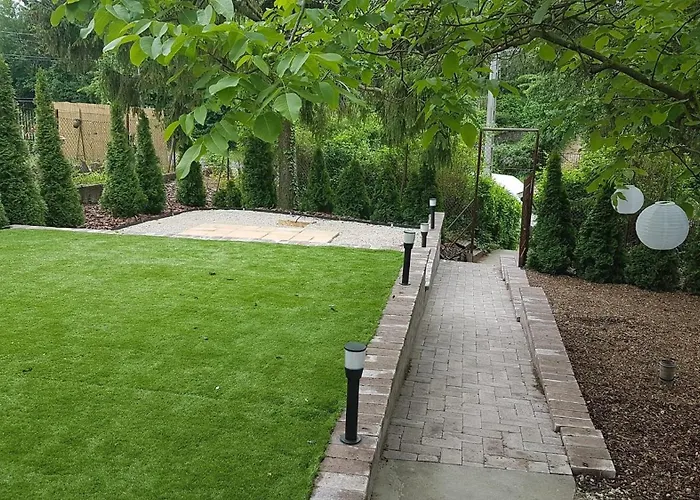 Maradj Meg Vendeghaz *